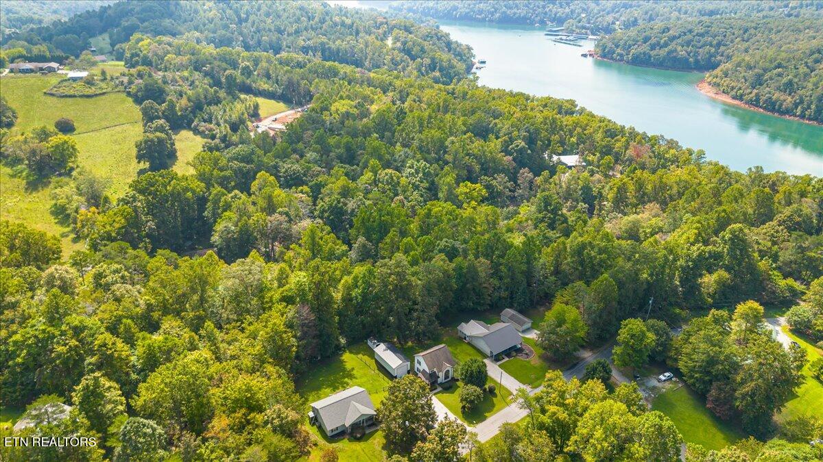 804 Pine Hollow Rd