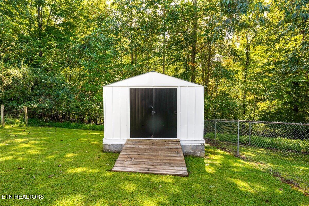 804 Pine Hollow Rd