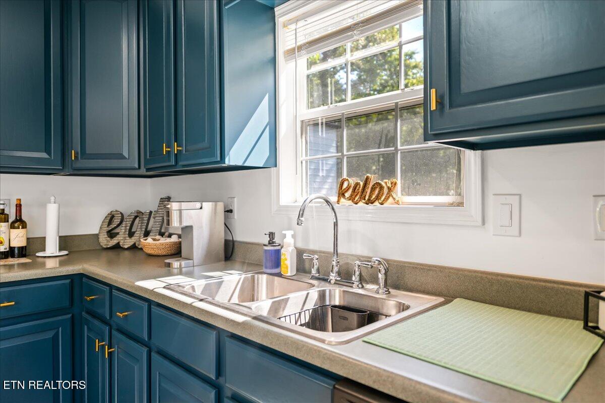 804 Pine Hollow Rd