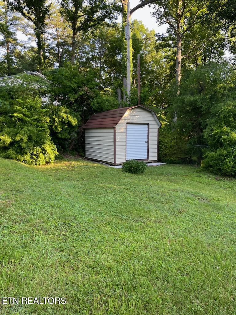 304 Shoreline Circle, LaFollette