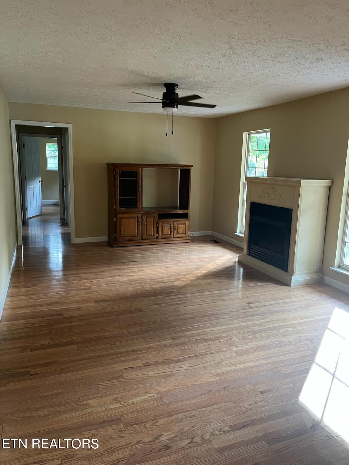 304 Shoreline Circle, LaFollette
