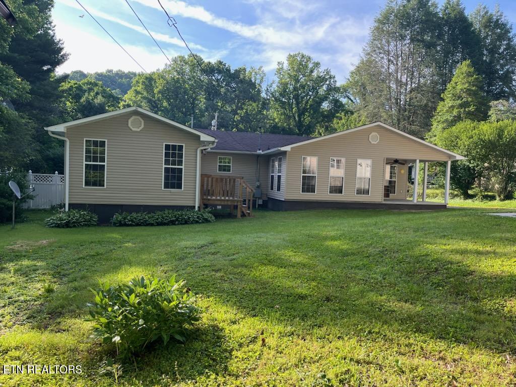 304 Shoreline Circle, LaFollette