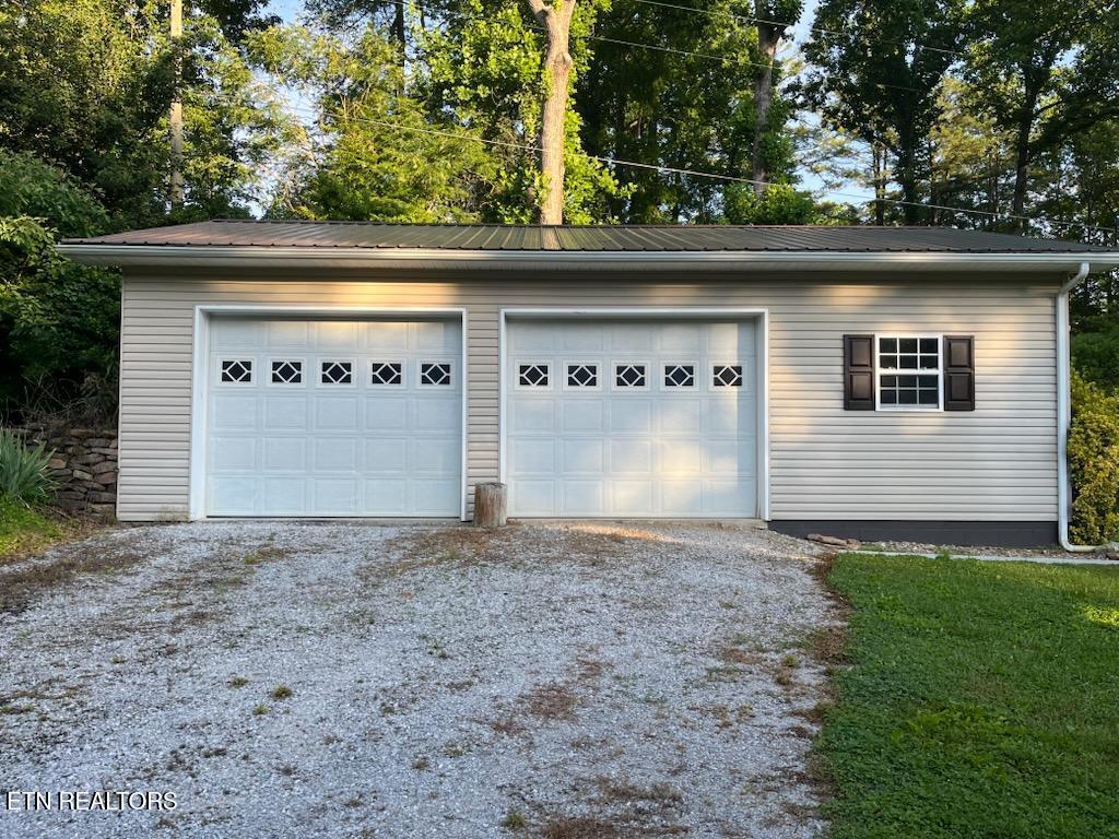 304 Shoreline Circle, LaFollette