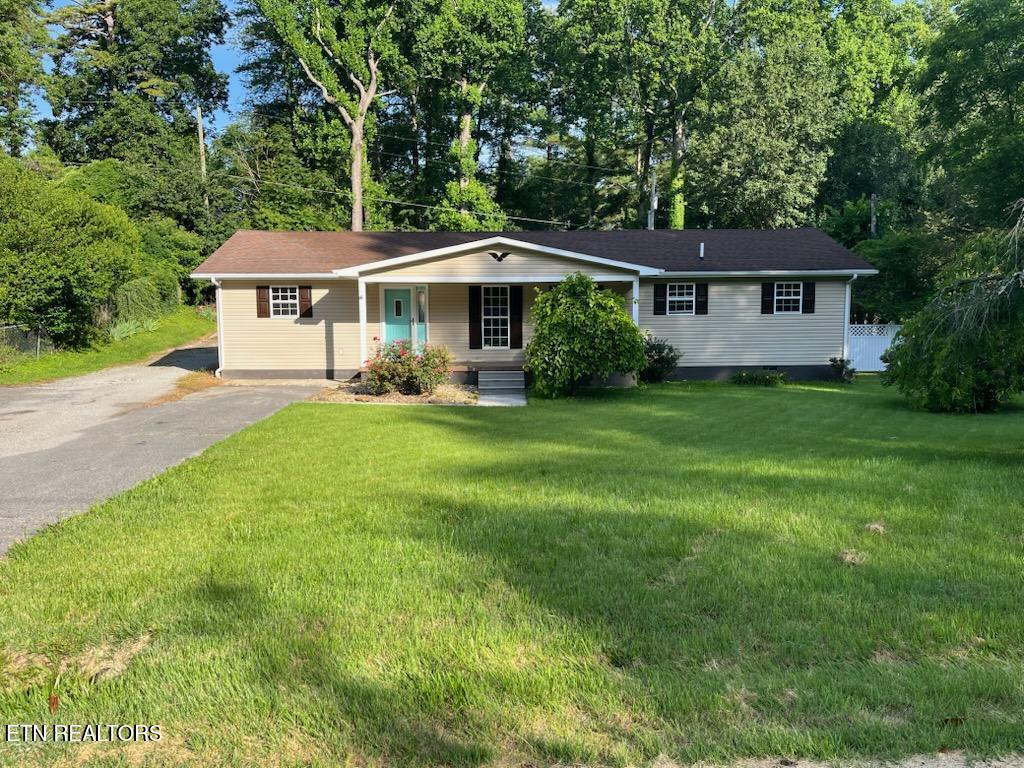304 Shoreline Circle, LaFollette