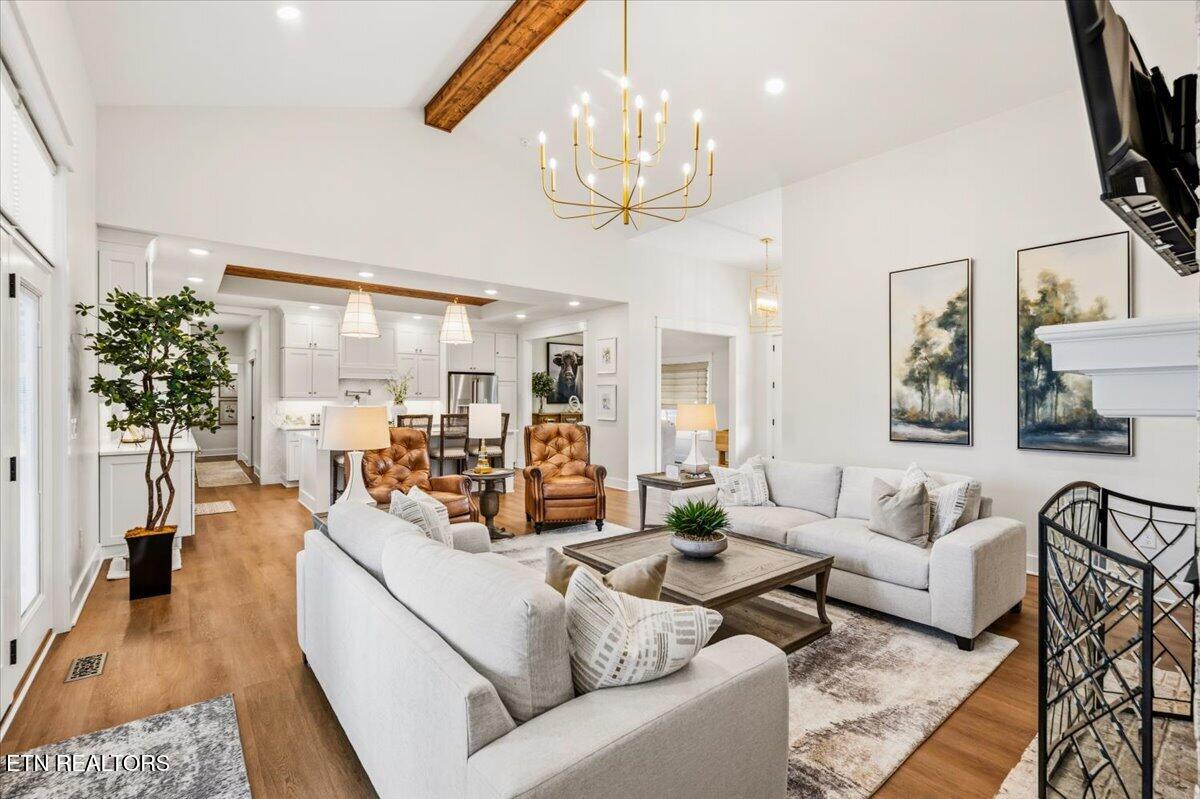 195 Grandview Lane