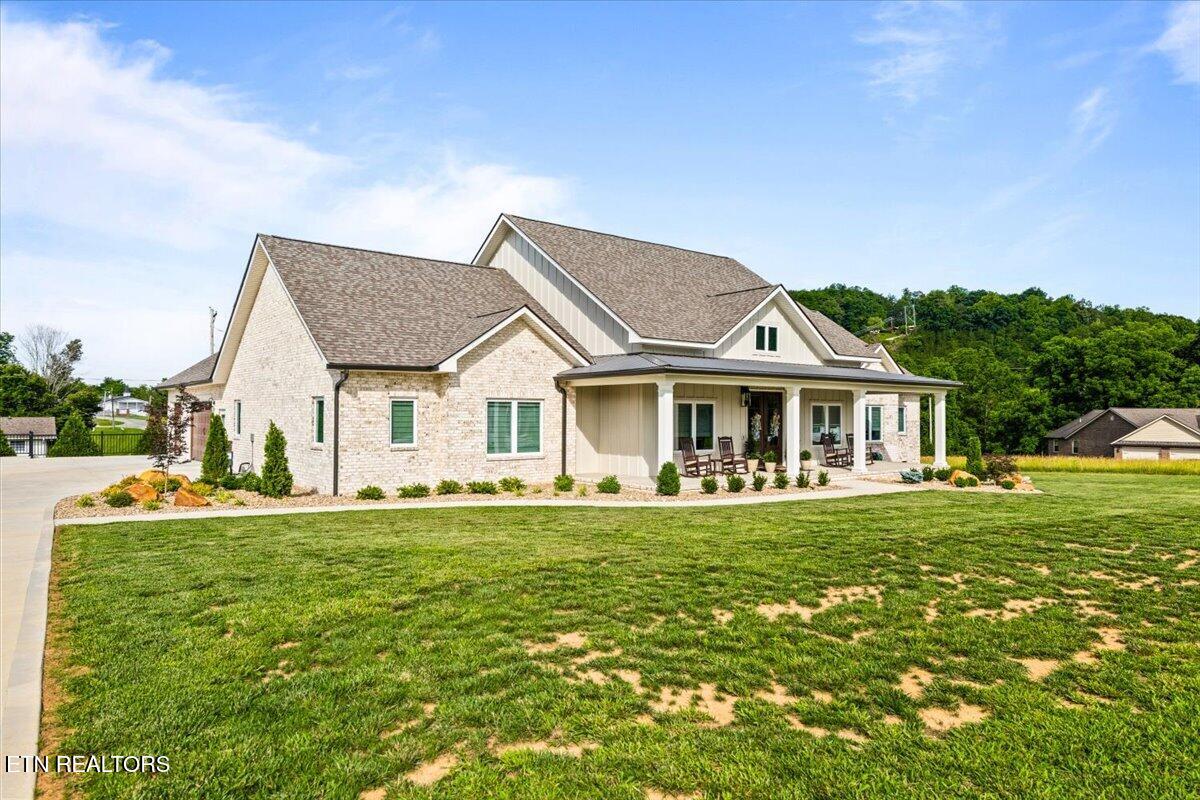 195 Grandview Lane