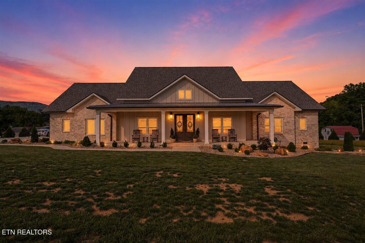 195 Grandview Lane