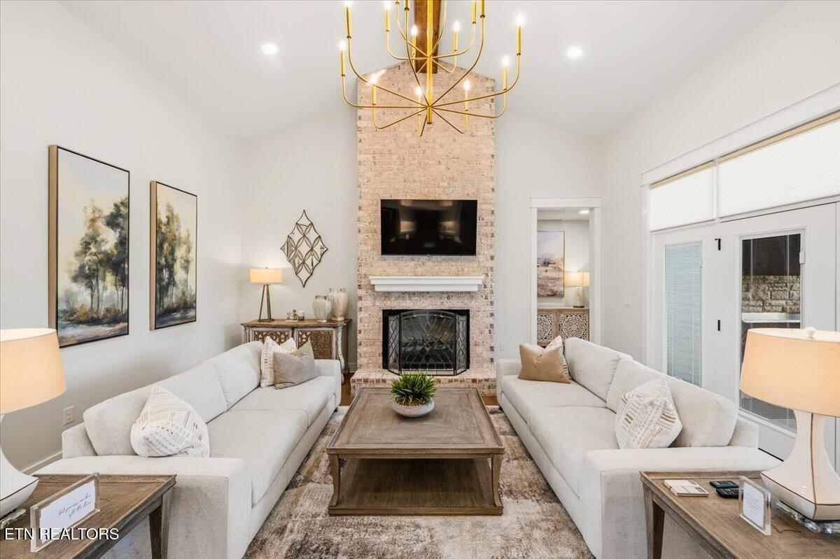 195 Grandview Lane