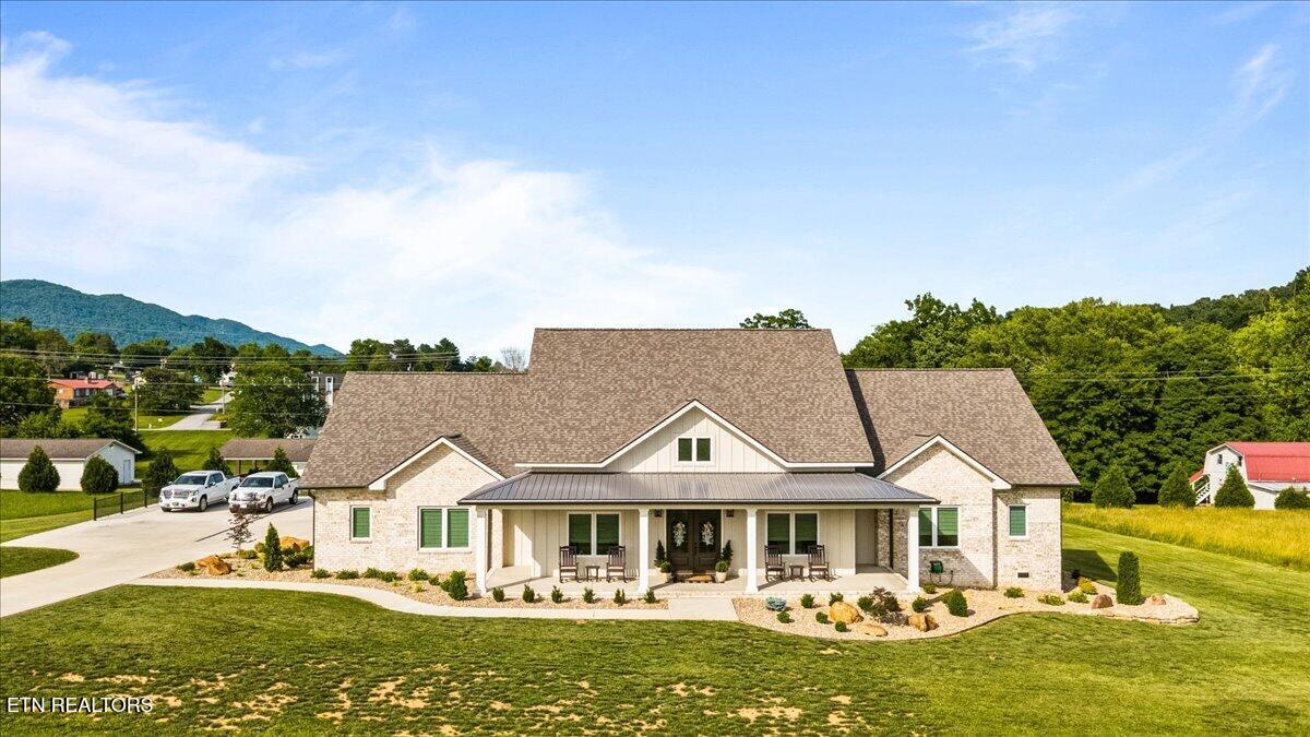 195 Grandview Lane