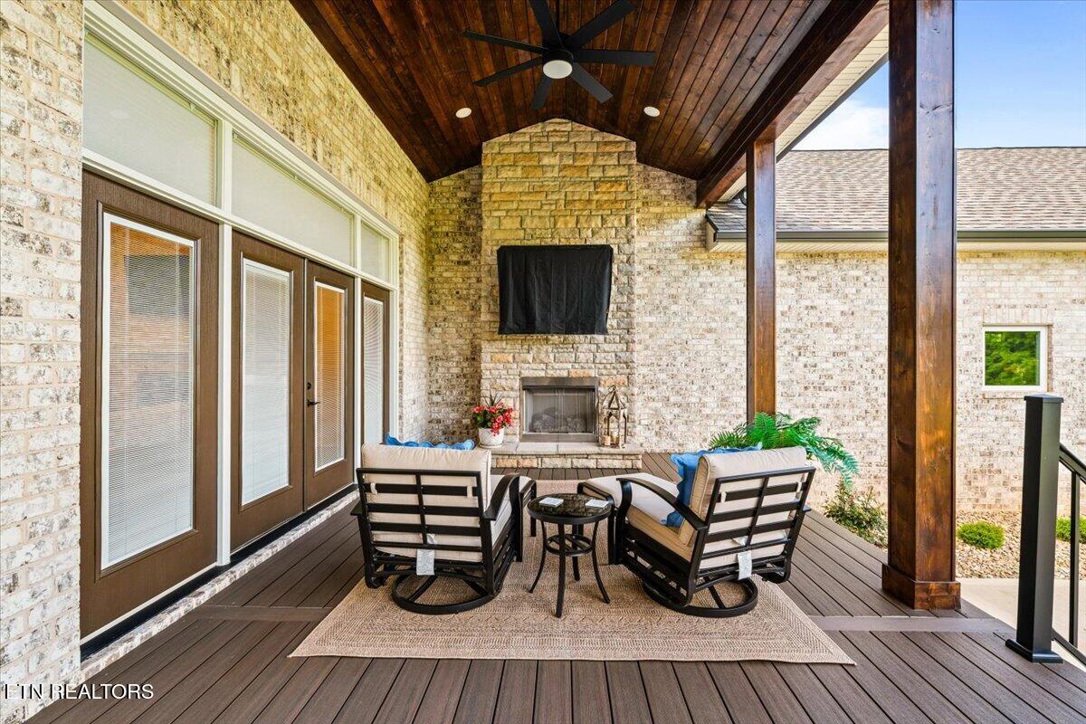 195 Grandview Lane