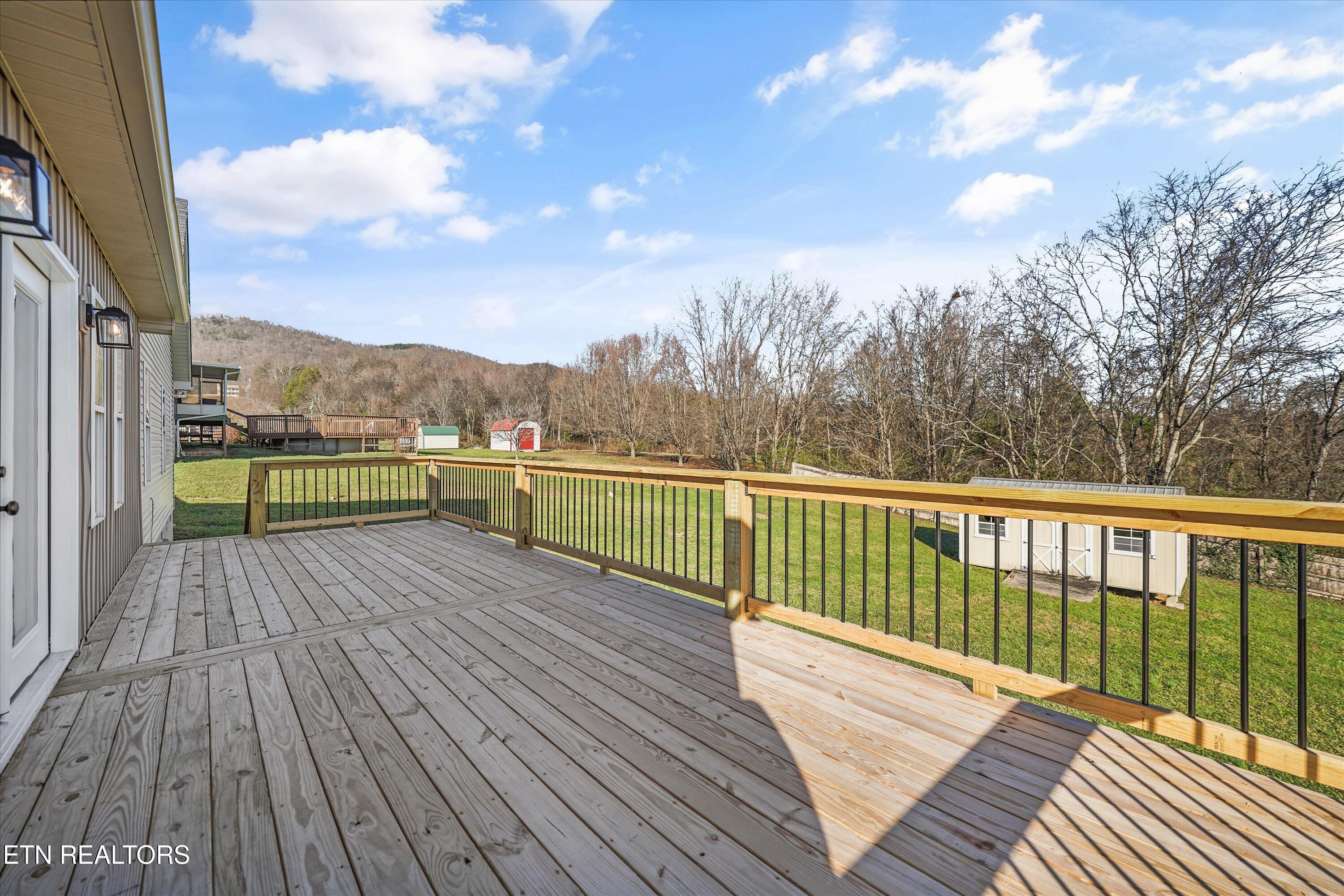 252 Perkins Lane