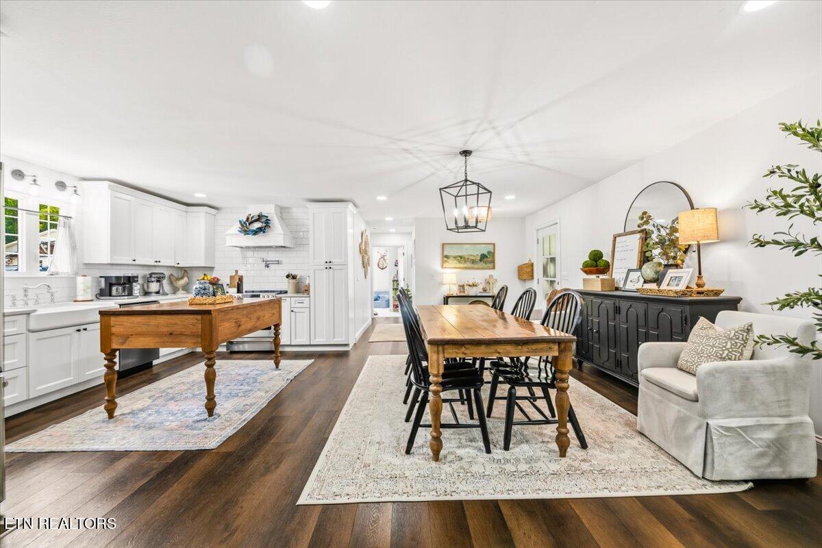 211 Pump Hollow Rd