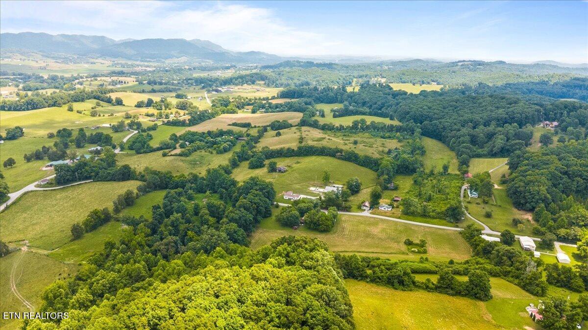 211 Pump Hollow Rd