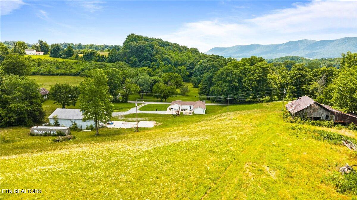 211 Pump Hollow Rd