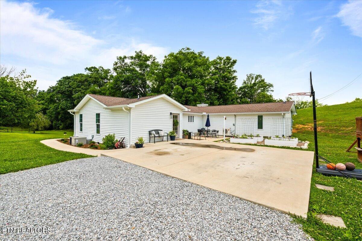 211 Pump Hollow Rd