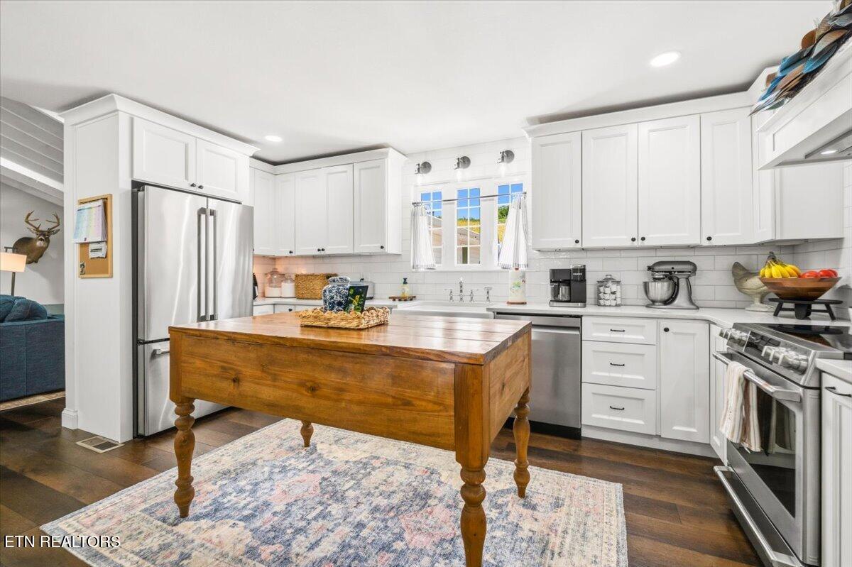 211 Pump Hollow Rd