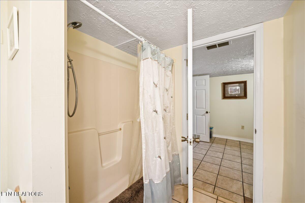 274 Pearl Rd, LaFollette