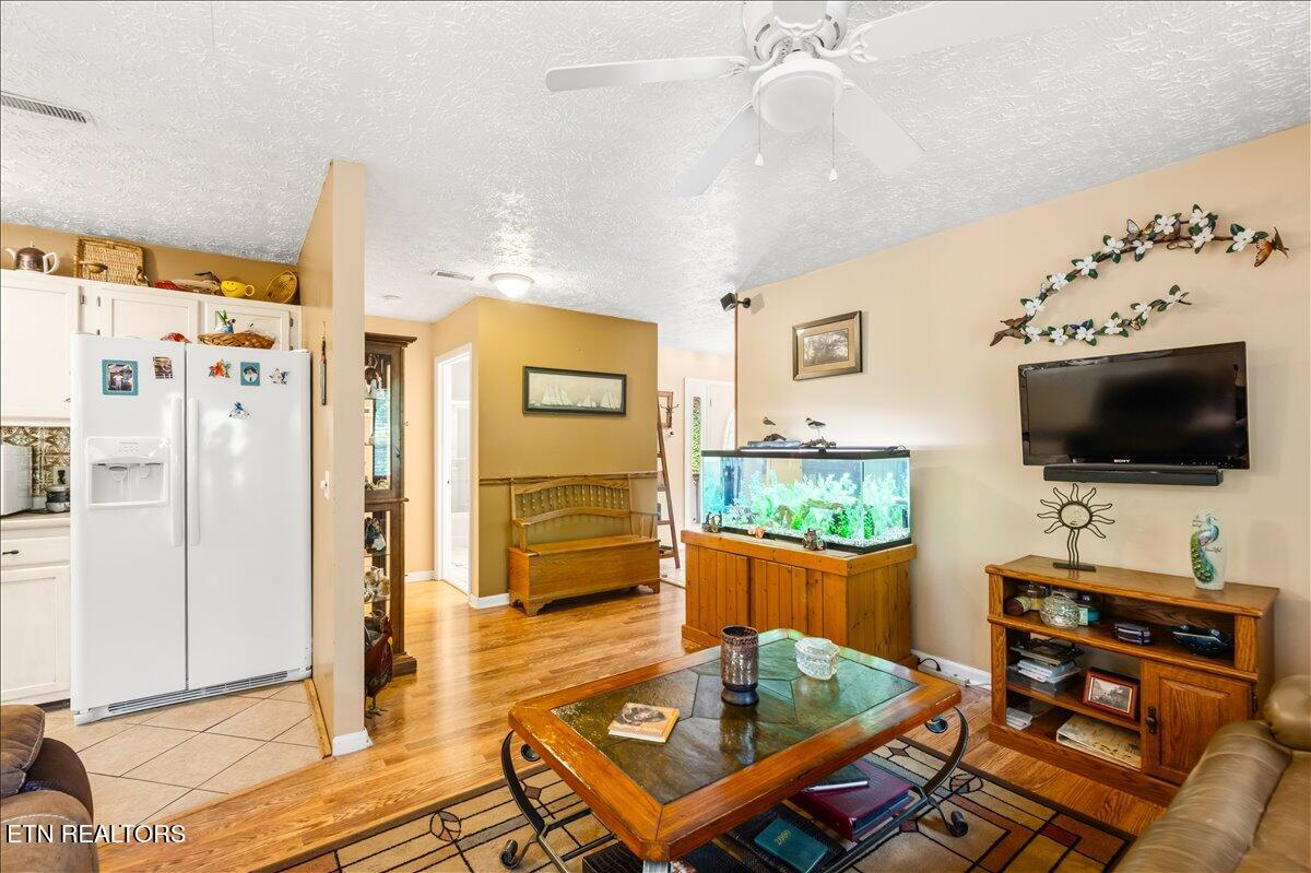 274 Pearl Rd, LaFollette