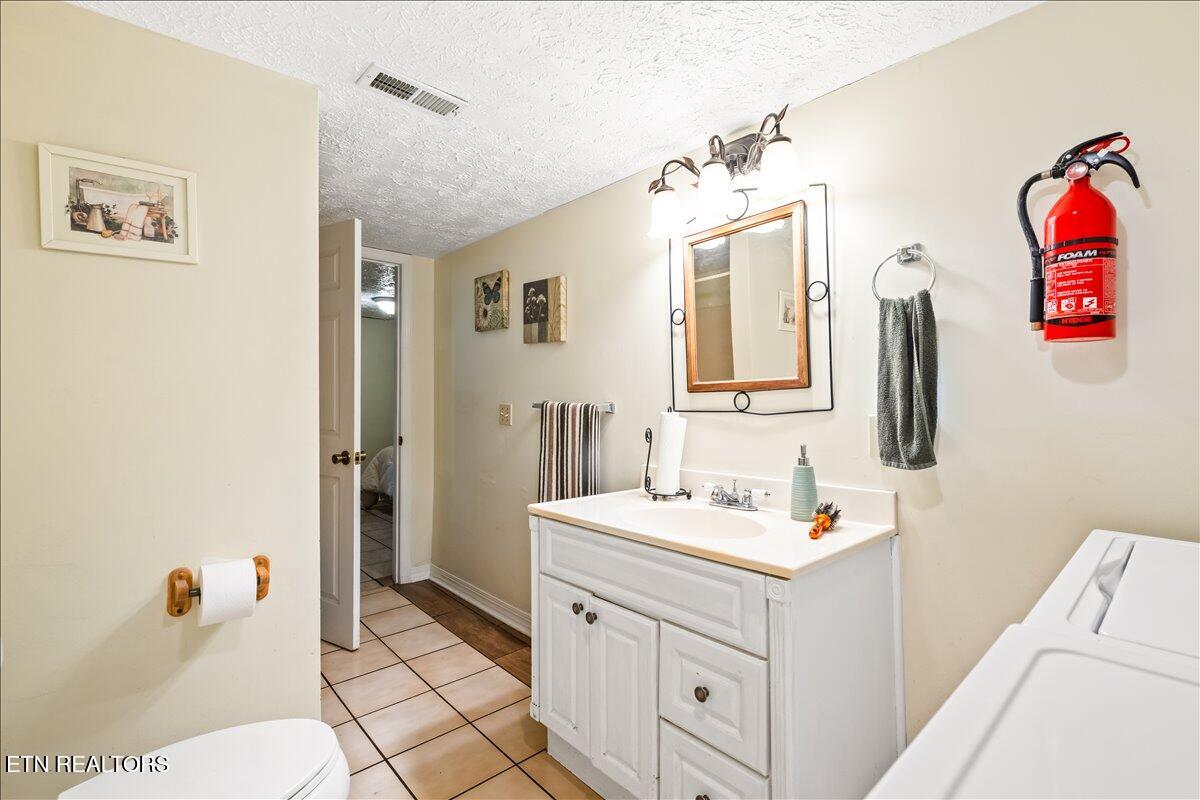 274 Pearl Rd, LaFollette