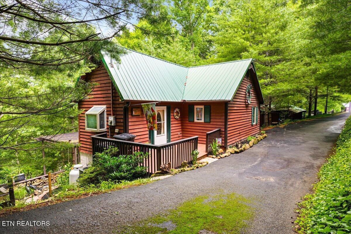 274 Pearl Rd, LaFollette