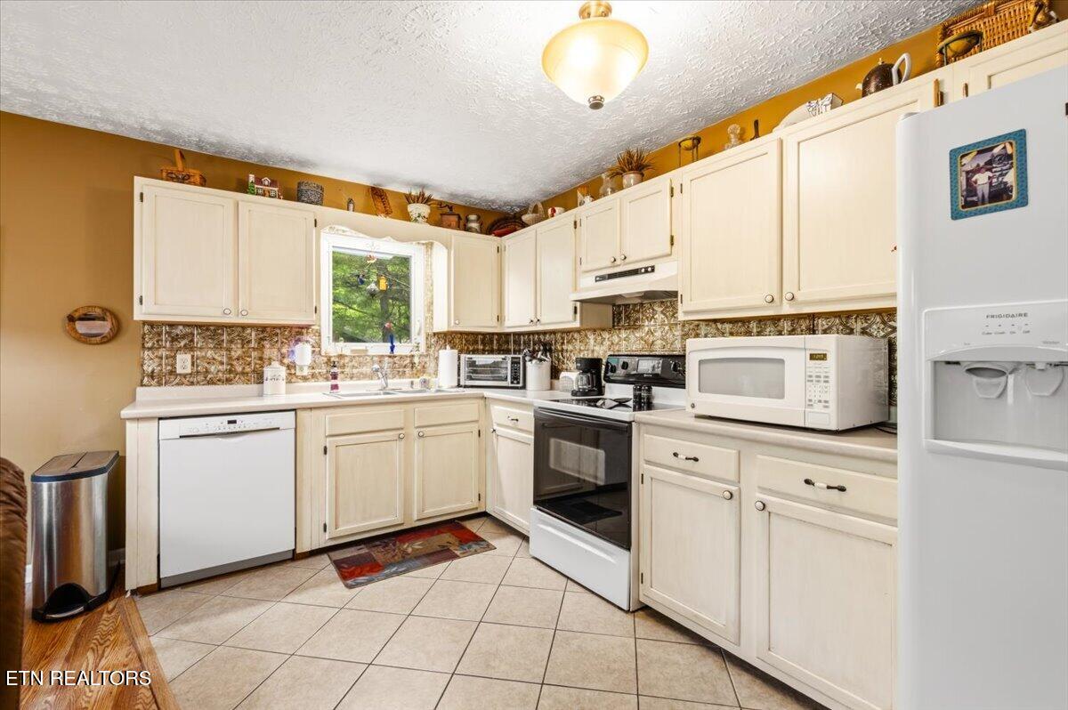 274 Pearl Rd, LaFollette