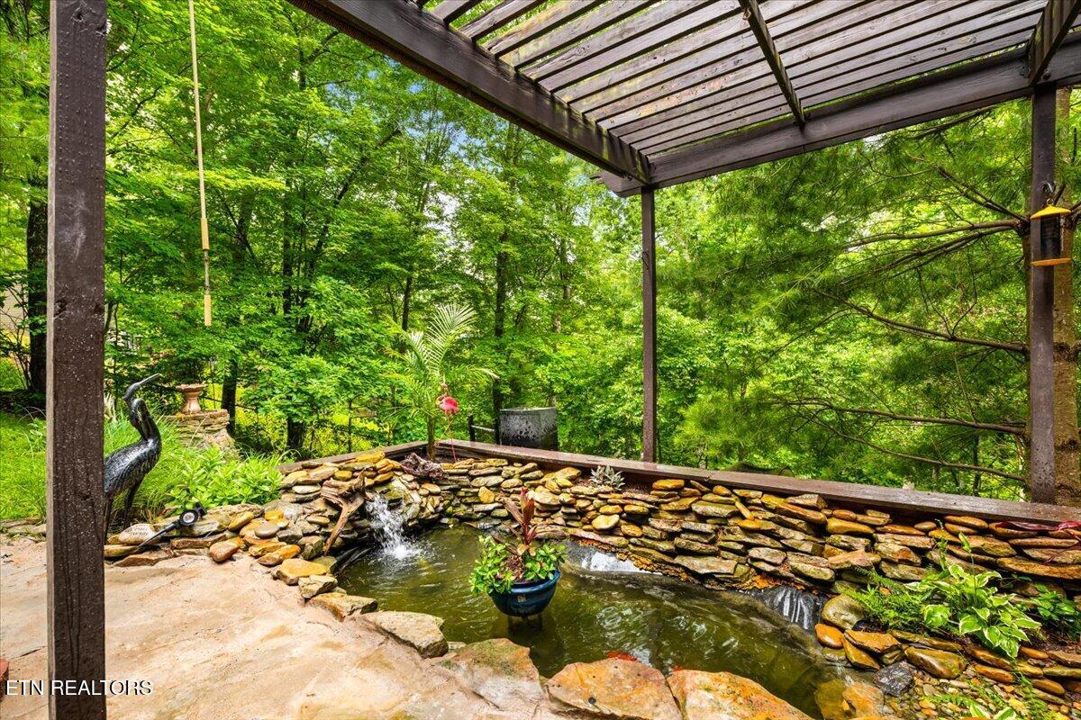 274 Pearl Rd, LaFollette