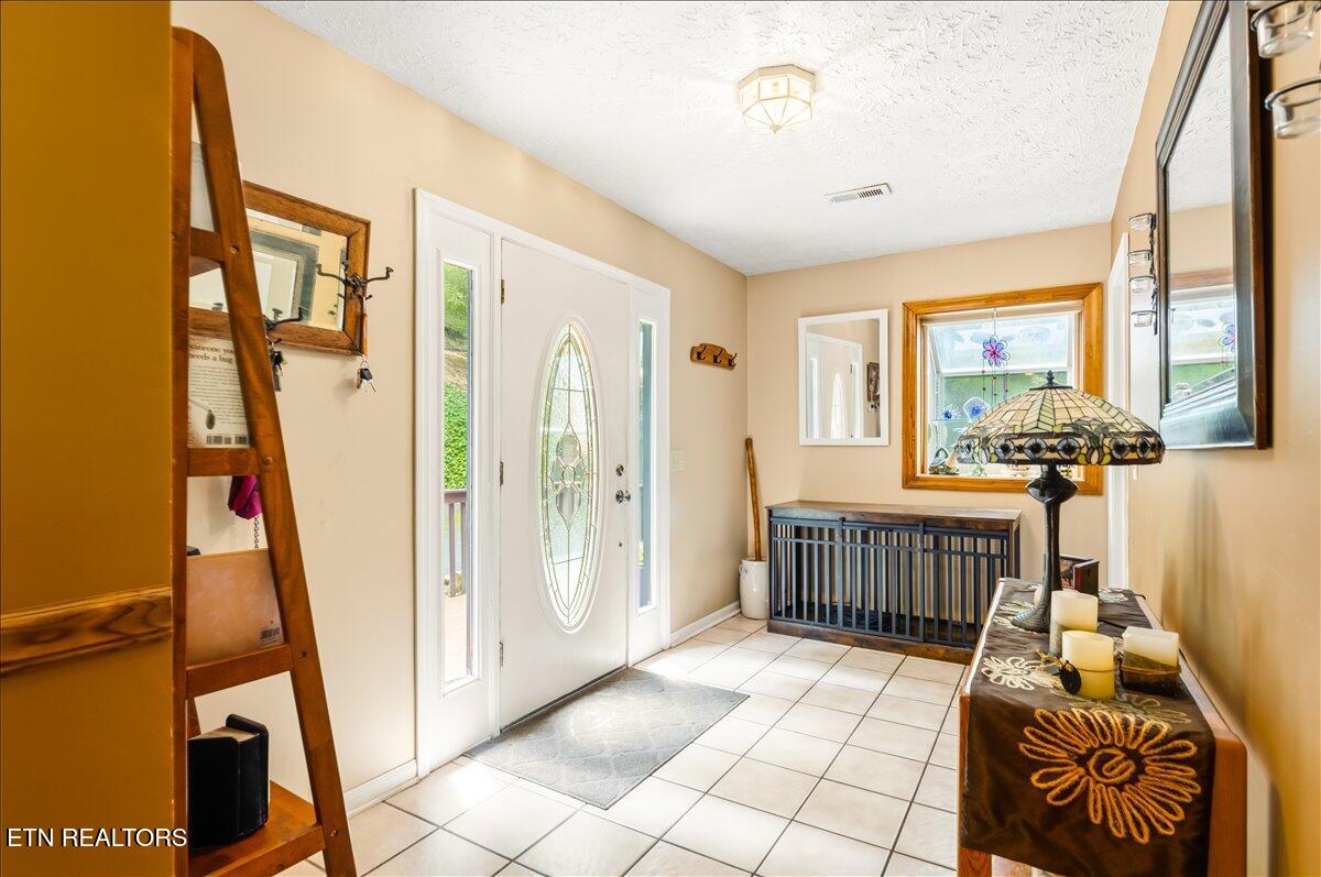 274 Pearl Rd, LaFollette