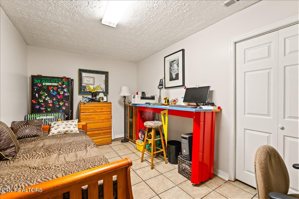 274 Pearl Rd, LaFollette