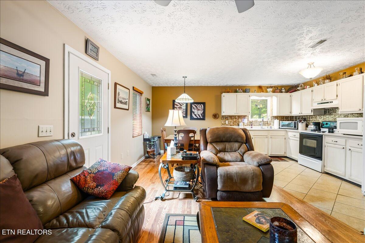 274 Pearl Rd, LaFollette