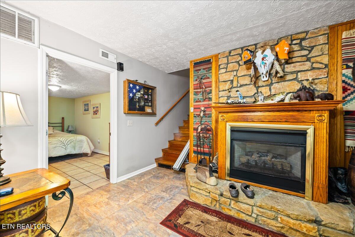 274 Pearl Rd, LaFollette