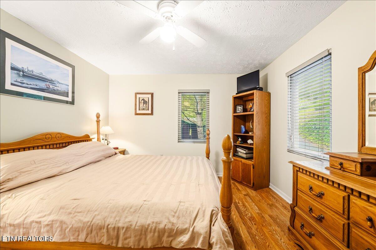274 Pearl Rd, LaFollette