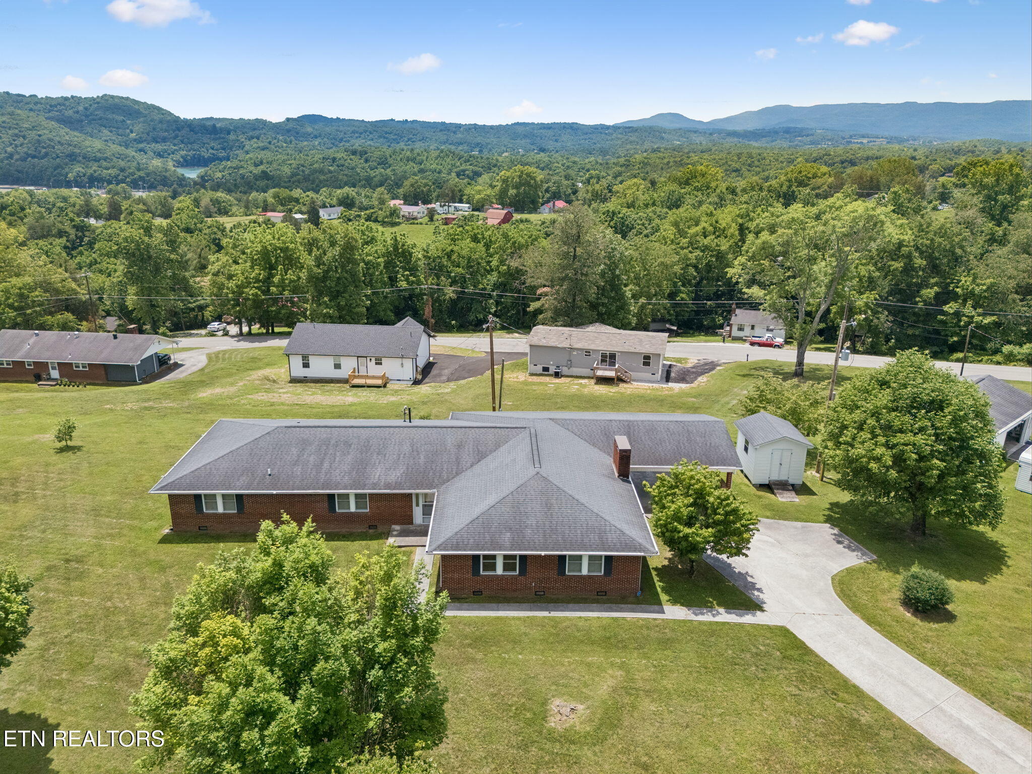 147 Meredith Rd, LaFollette