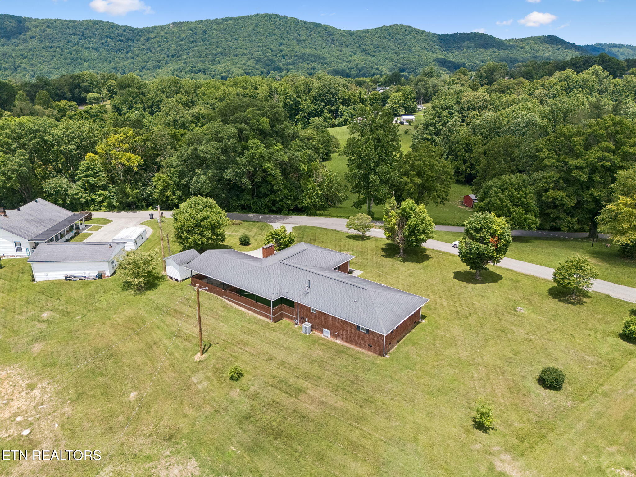 147 Meredith Rd, LaFollette