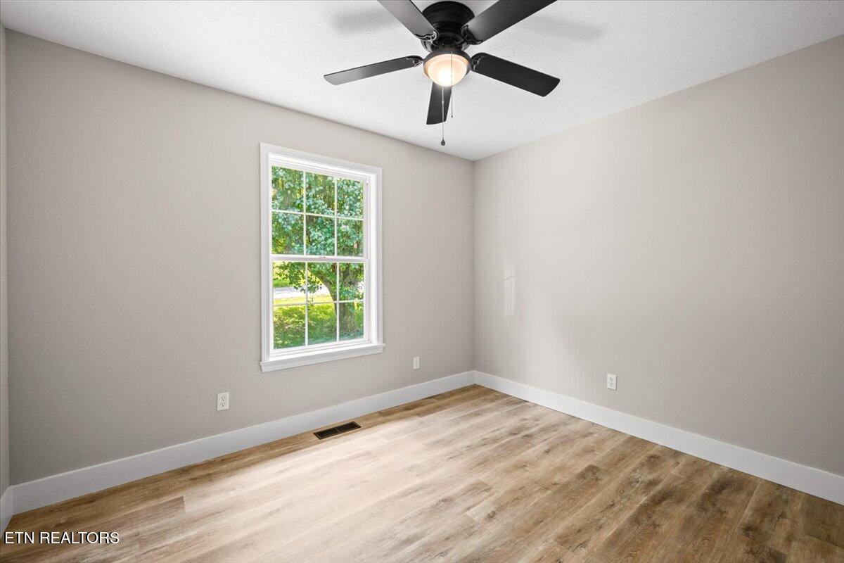105 Jessica Lane, LaFollette