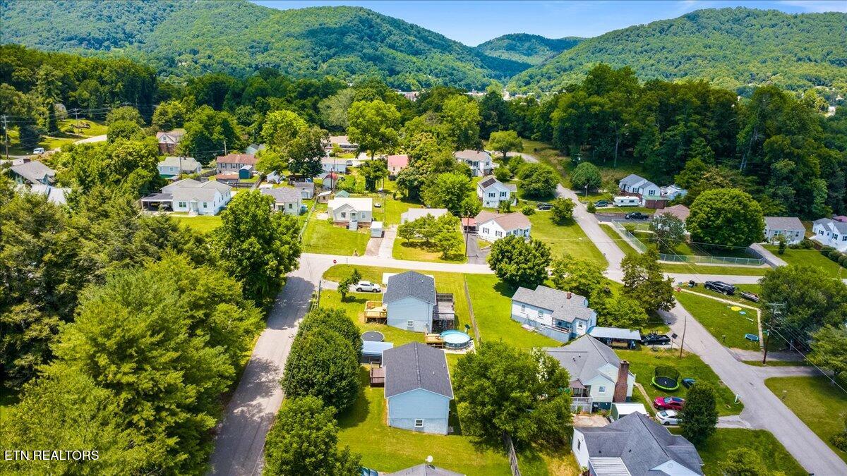 105 Jessica Lane, LaFollette