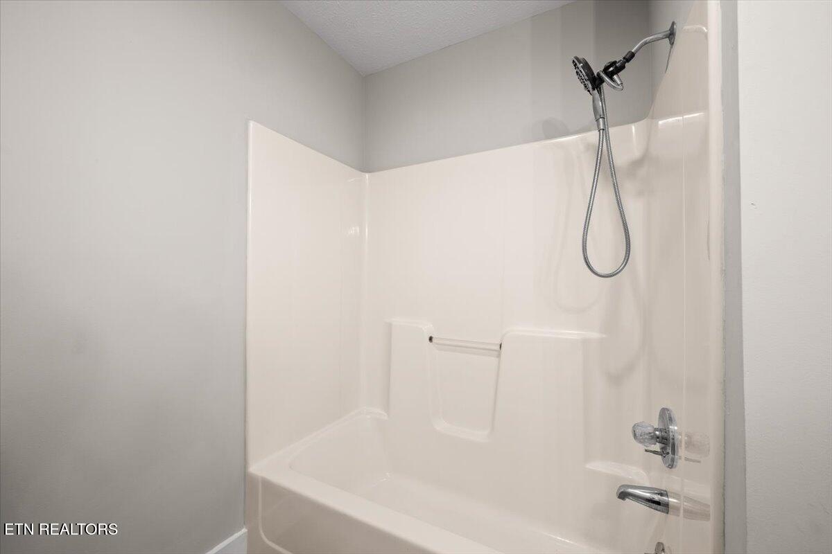 105 Jessica Lane, LaFollette