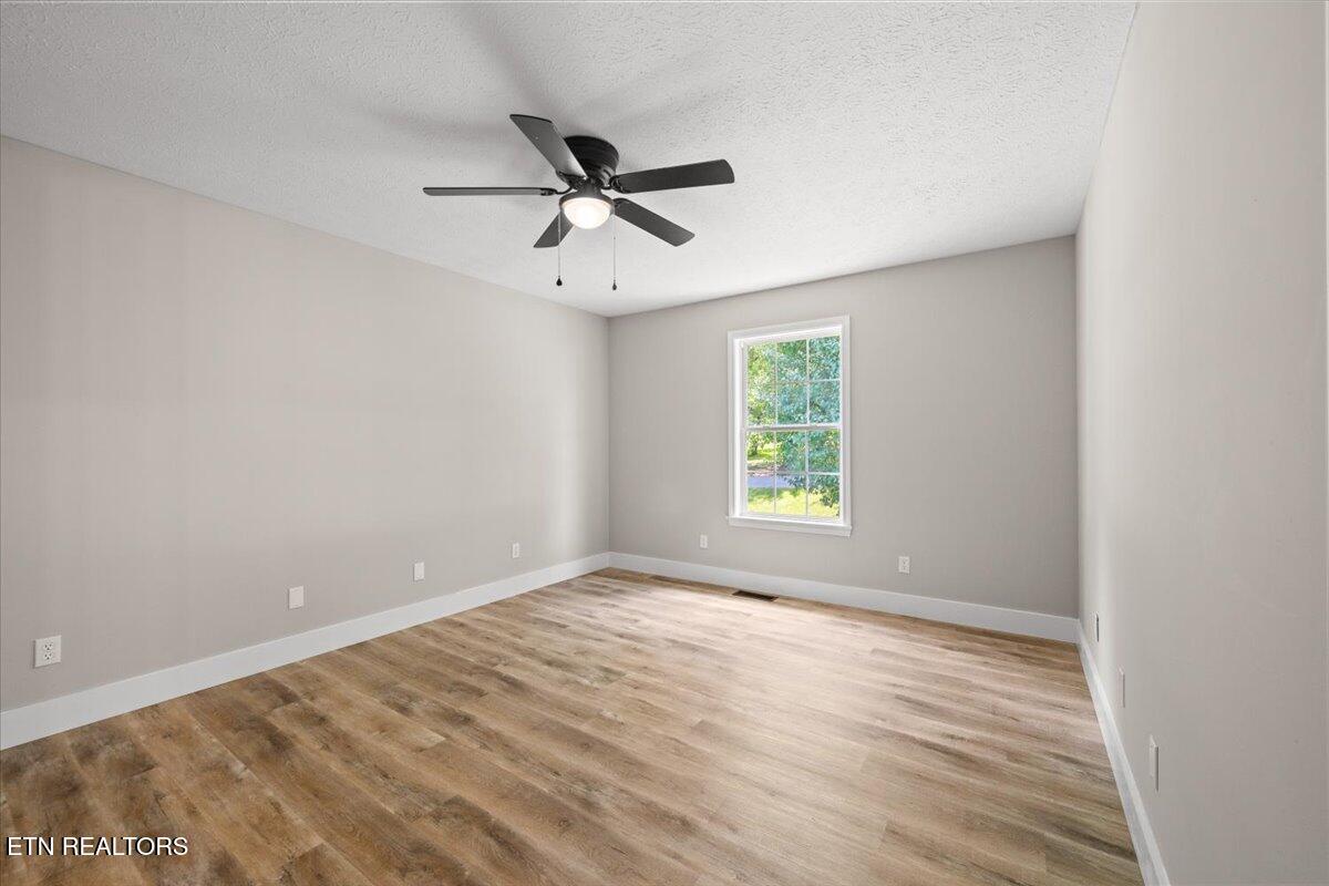 105 Jessica Lane, LaFollette