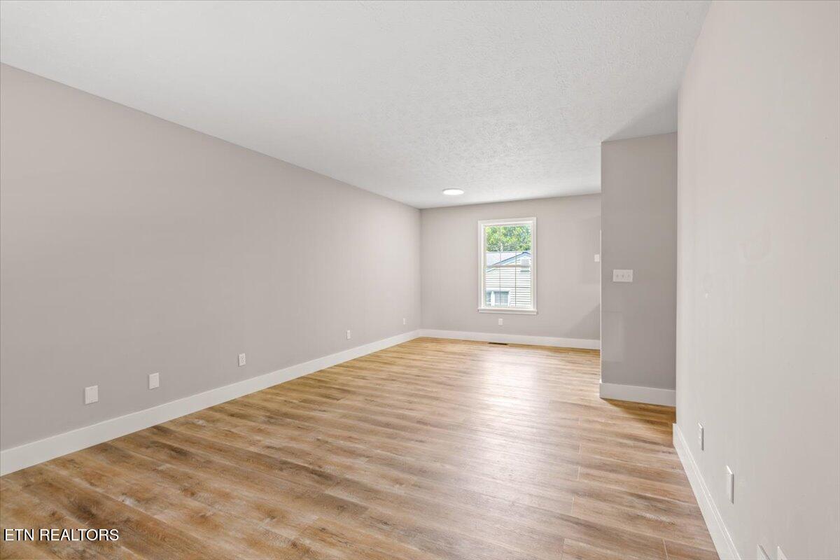 105 Jessica Lane, LaFollette