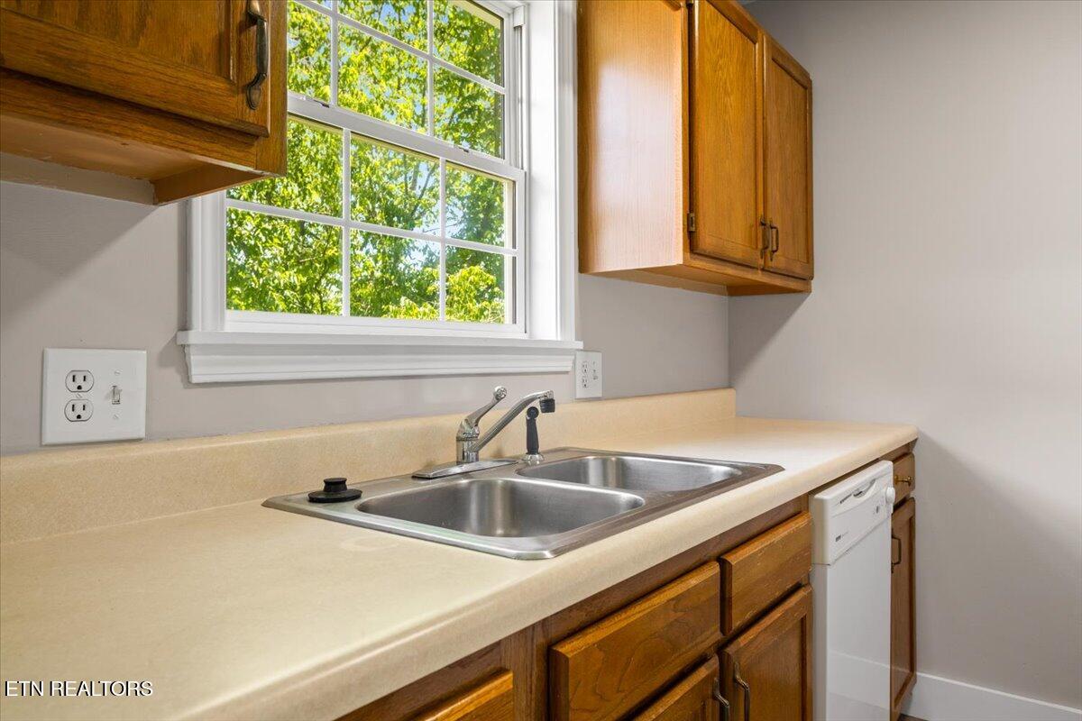 105 Jessica Lane, LaFollette