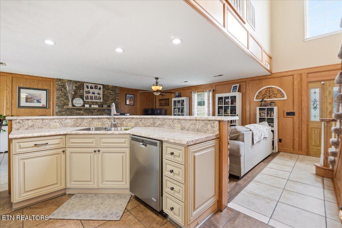 146 Crescent Lane