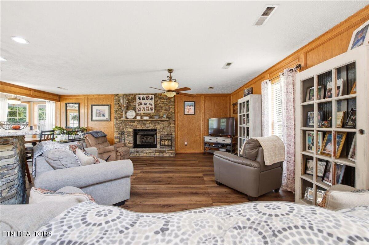 146 Crescent Lane
