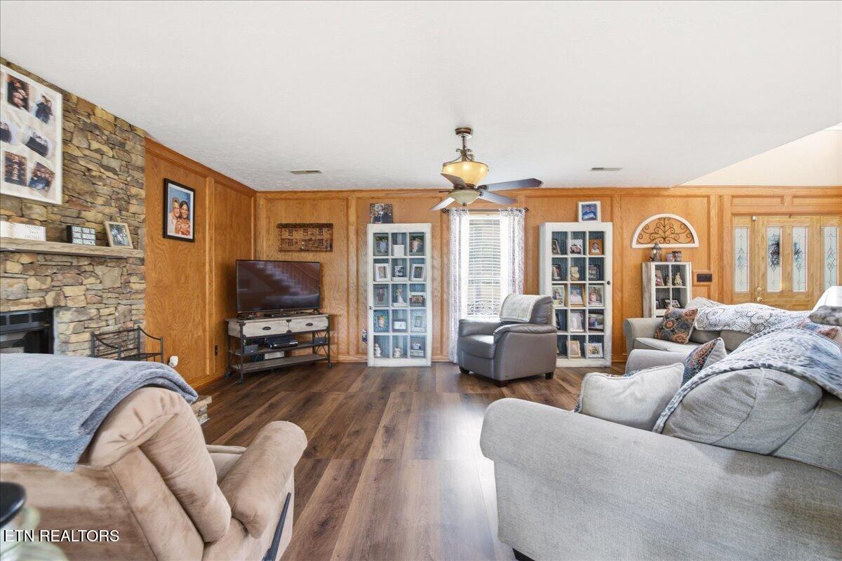146 Crescent Lane