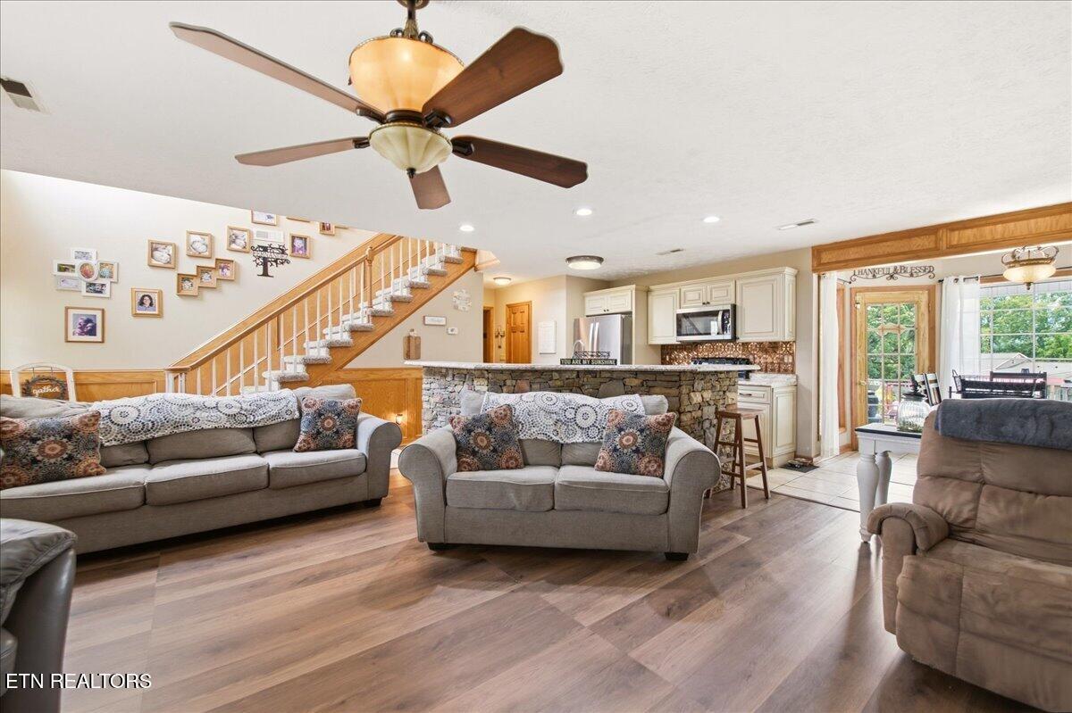 146 Crescent Lane