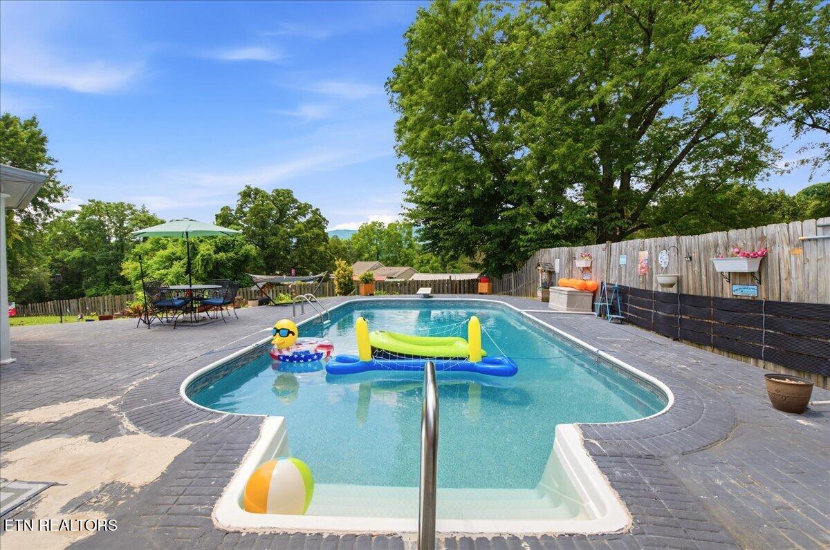 146 Crescent Lane
