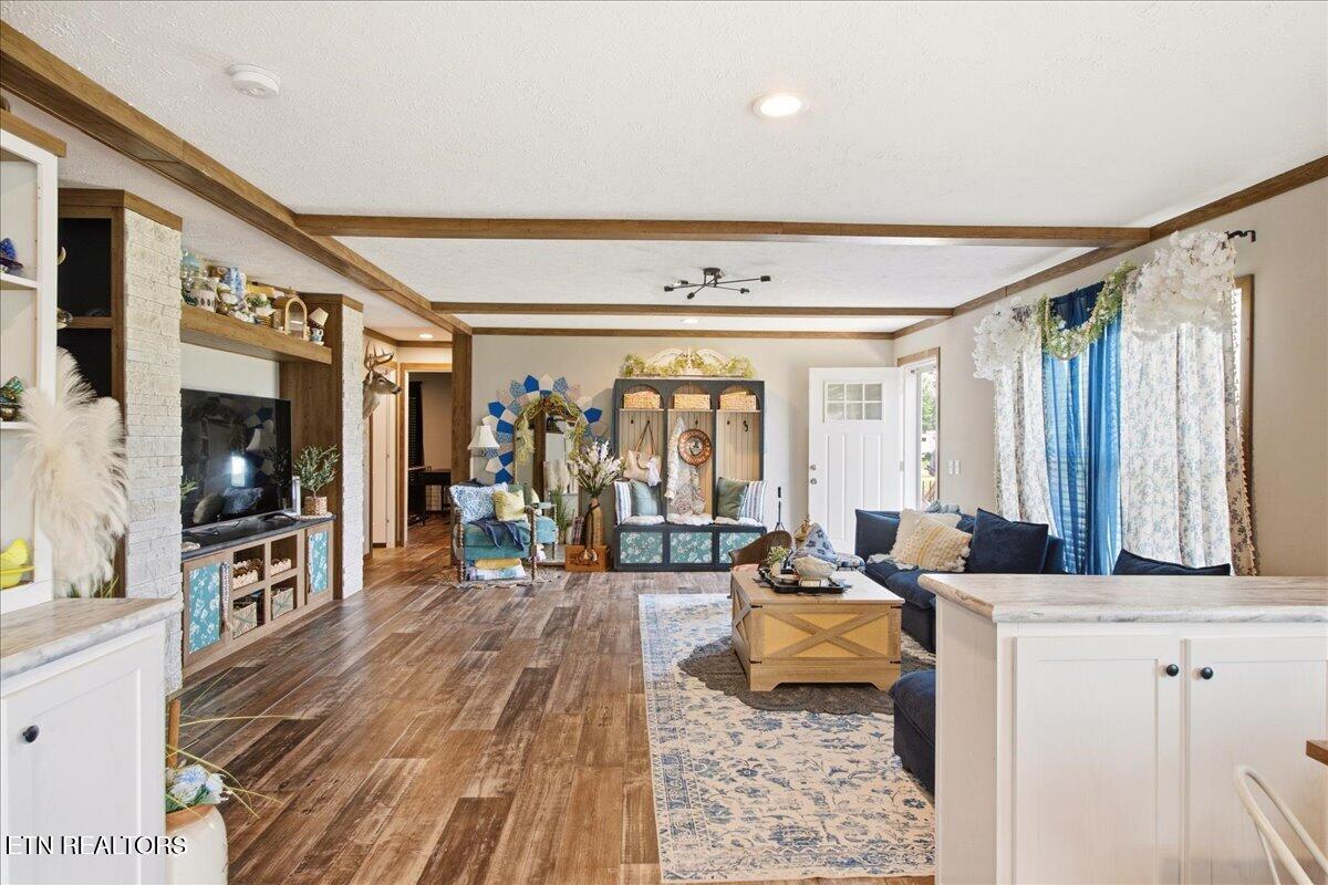 215 Cain Rd