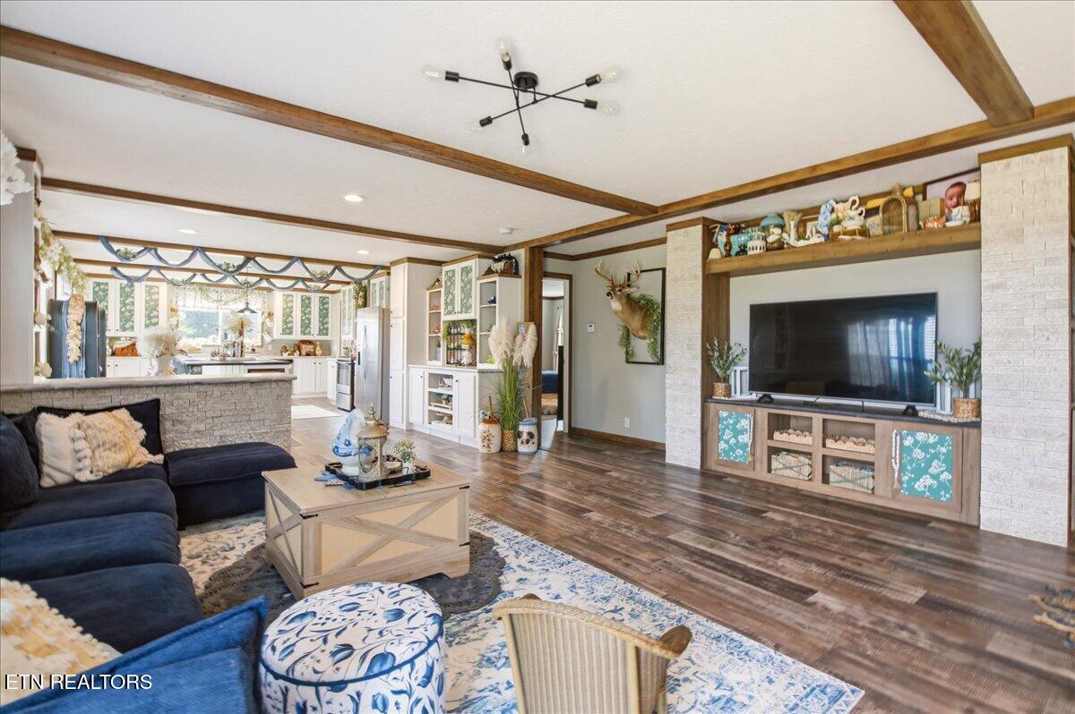 215 Cain Rd