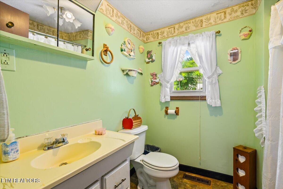 509 W Prospect St, LaFollette