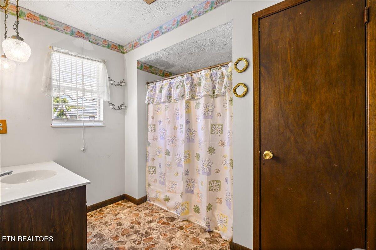 509 W Prospect St, LaFollette