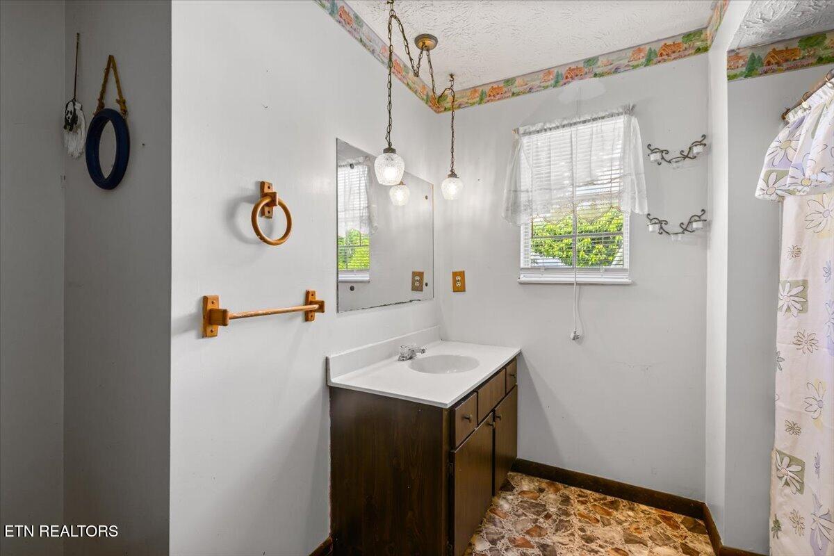 509 W Prospect St, LaFollette