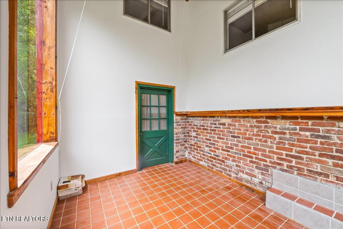 327 McDeerman Rd